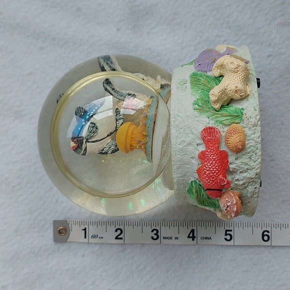 Fish waterball / snow globe NIB - Picture 8 of 9